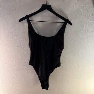 SKIMS SWIM SCOOP NECK ONE PIECE in ONYX size M